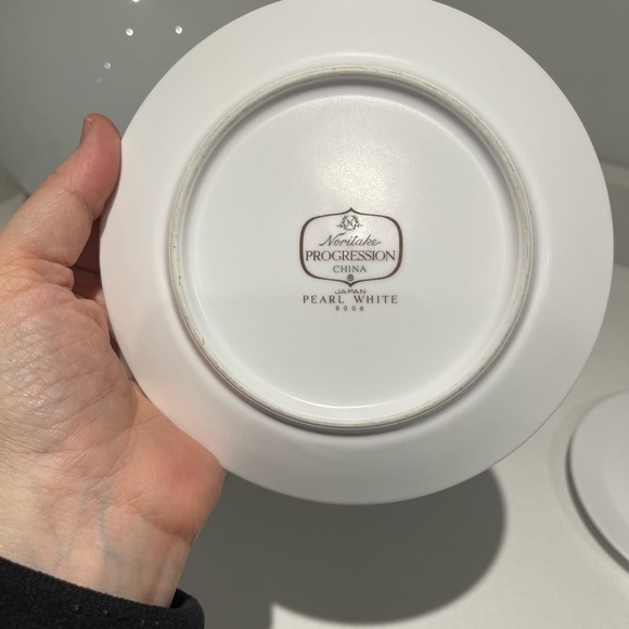 Set of 2 Noritake Progression China Pearl white (9002) plates 6.25” - Picture 3 of 6